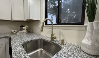 38 Sutton Pl 38, Bloomfield, CT 06002