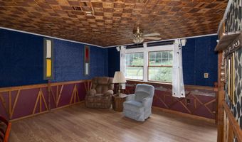 213 Patterson Creek Dr, Alderson, WV 24910