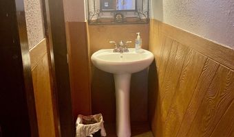 102 W State St, Ashley, IN 46705