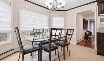 19 Sunset Rd W, Albertson, NY 11507