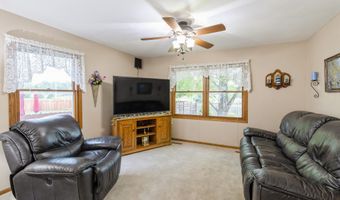 2516 Somerset Dr, Ames, IA 50010