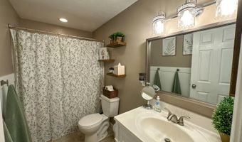 16 Hoosier Heights Dr, Batesville, IN 47006