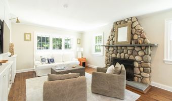34 Island View Ave, Branford, CT 06405