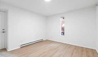 207 S PATRICK St 204, Alexandria, VA 22314