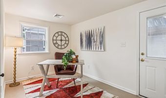 941 N MCKINLEY Rd, Arlington, VA 22205