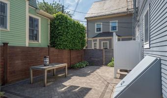 27 Mann Ave, Newport, RI 02840
