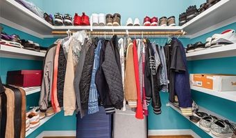 3520 Blue Heron Ct, Ann Arbor, MI 48198