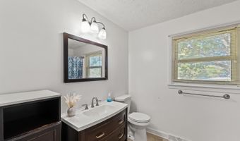 212 Ogden Rd, Altavista, VA 24517