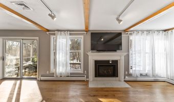 704 Cherry Brook Rd, Canton, CT 06019