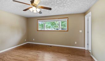 11300 FINNEGANS Way, Oregon City, OR 97045