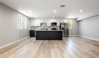 2223 S Highland Ave, Los Angeles, CA 90016