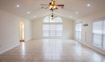 99 JENNIFER Ln, Baxley, GA 31513