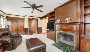 4 Coles Ave, Amityville, NY 11701