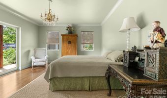 664 Lakeshore Dr, Asheville, NC 28804