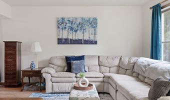 106 Halfmoon Dr, Altamont, NY 12009
