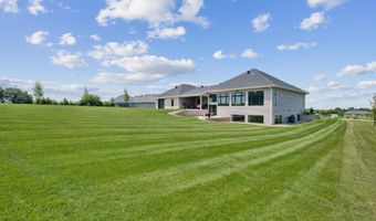 3047 SE Deer Run, Dyersville, IA 52040