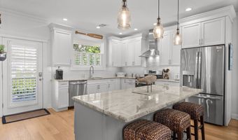 225 4th St, Beach Haven, NJ 08008