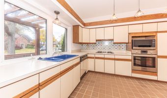 2225 Chaucer Ct, Ann Arbor, MI 48103