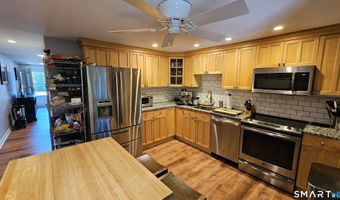 150 Beachview Ave 290, Bridgeport, CT 06605