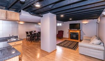 1915 Fox Pointe Dr, Arnold, MO 63010