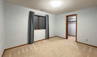 5327 Norris St, Ames, IA 50014