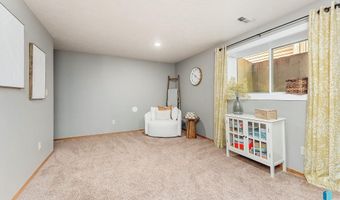 208 W Chapelwood Dr, Brandon, SD 57005