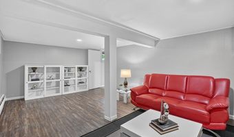 8 Charlotte Dr, Andover, MA 01810