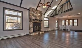 59 Penn Forest Trl, Albrightsville, PA 18210