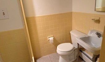 27 Lincoln Cir W 27, Andover, MA 01810