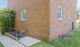 706 N CLEVELAND St, Arlington, VA 22201