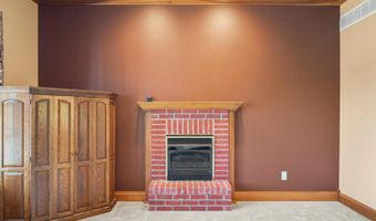 6040 Eden Dr, Aurora, IN 47001