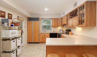 637 Compass Ave, Beachwood, NJ 08722