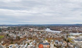 9 Willow St, Auburn, ME 04210