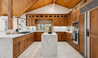 141 Lakewood Dr, Alton, NH 03810