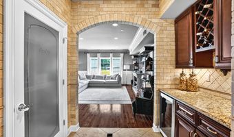 45 White Oak Ln, Aberdeen, NJ 07747