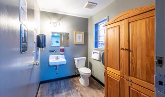 365 2nd St SE, Bandon, OR 97411