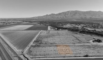Split 3 Bomza Way, Central, AZ 85531