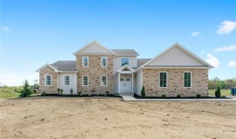 6926 S Raccoon Rd, Canfield, OH 44406