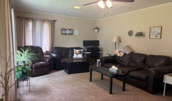 331 S 4th St, Akron, IA 51001