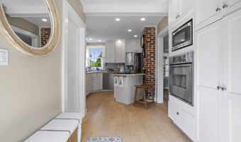 22 School St Mystic, Stonington, CT 06355