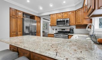 19 Stanley Ln, Middletown, NJ 07748