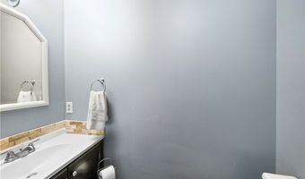 205 IRONWOOD Cir, Aurora, OH 44202