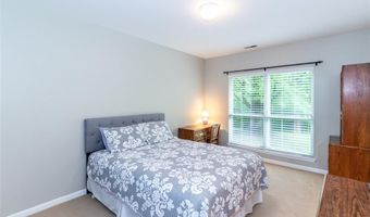 1201 Oak Borough Dr, Ballwin, MO 63021