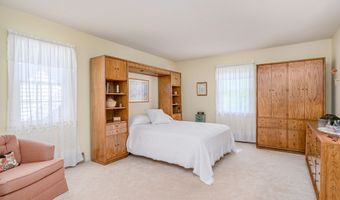 3 Red Barn Ln, Brookfield, CT 06804