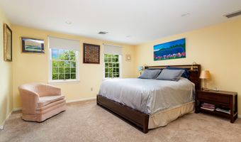 150 N Old Stone Bridge Rd, Cos Cob, CT 06807
