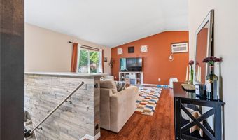 825 Valley Dr, Amherst, OH 44001