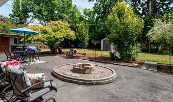 10210 SW CRESTWOOD Ct, Beaverton, OR 97008