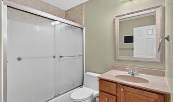 5 Normandy Sq, Guilderland, NY 12009
