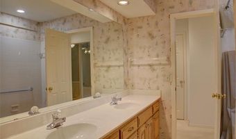 5708 Parkhill Pl, Bartlesville, OK 74006