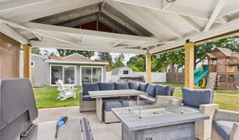 30 Alvin St, Warwick, RI 02886